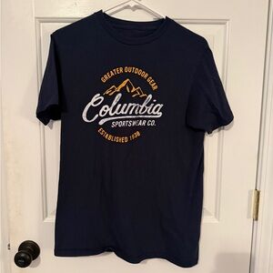 Columbia Men's Navy and Gold Outdoor Tee